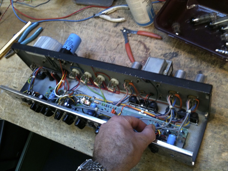 Amplifier_Repair_12.jpg