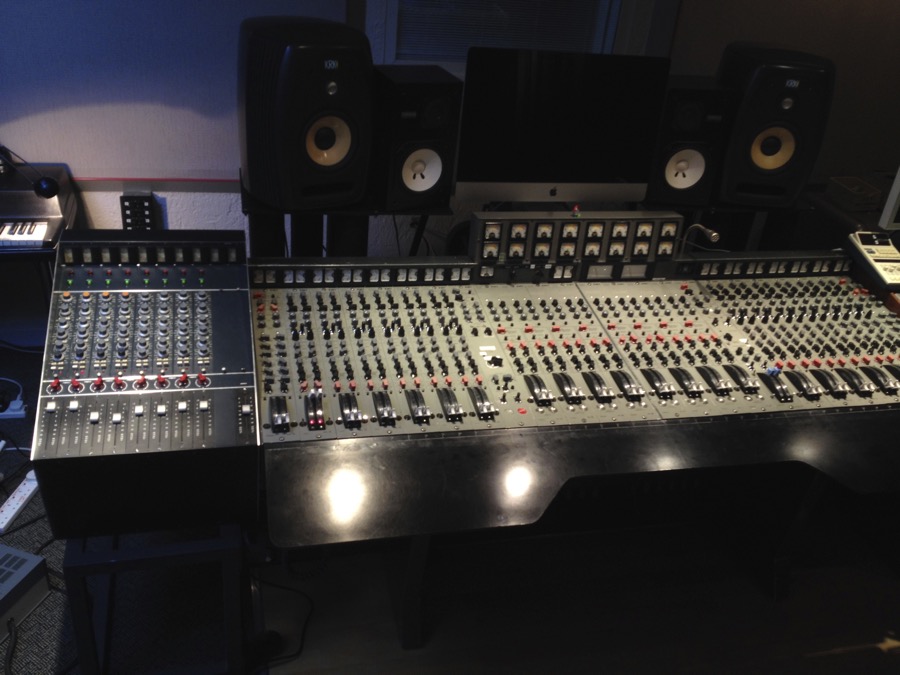 Neve_Console_design_3.jpg