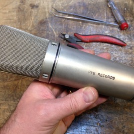 Neumann_service_200.JPG