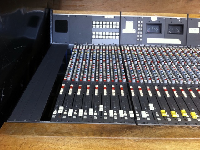 CALREC_C2_console_4.jpg