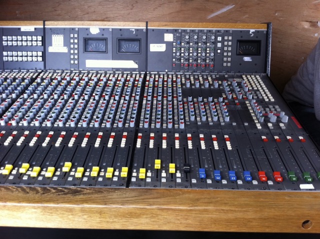 CALREC_C2_console_7.jpg