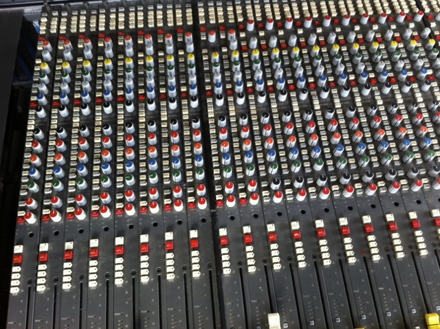 CALREC_C2_console_10.jpg