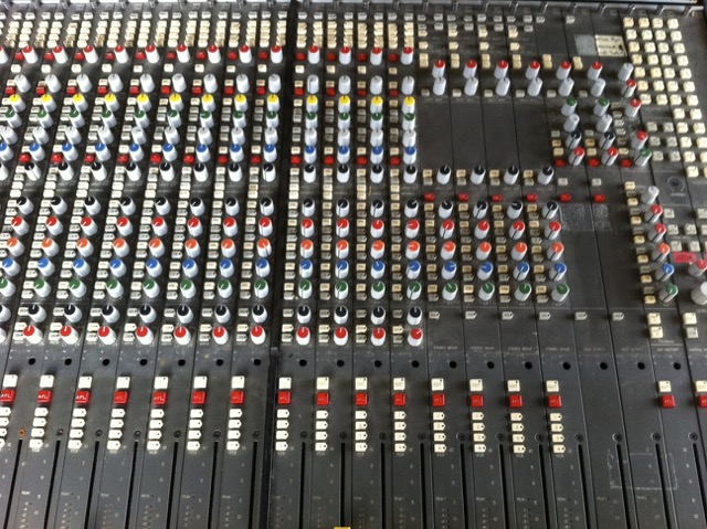 CALREC_C2_console_13.jpg