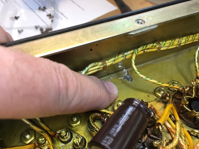 AM864_service_5.JPG